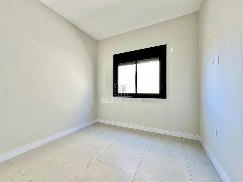 CASA À VENDA NO JARDIM BEIRA MAR, PRÓXIMO AO MAR: 6ª foto da galeria de imagens do imóvel
