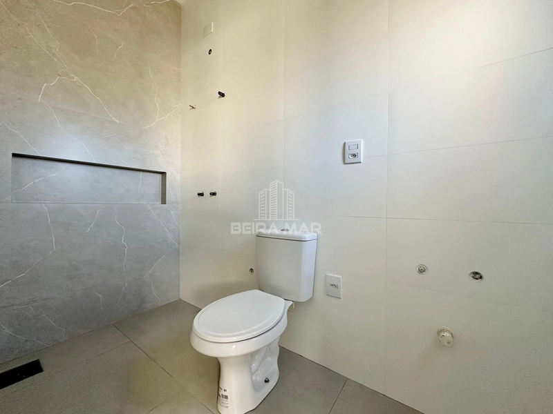 CASA À VENDA NO JARDIM BEIRA MAR, PRÓXIMO AO MAR: 17ª foto da galeria de imagens do imóvel