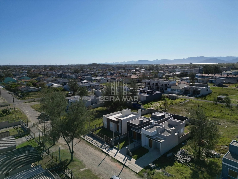 CASA À VENDA NO JARDIM BEIRA MAR, PRÓXIMO AO MAR: 12ª foto da galeria de imagens do imóvel