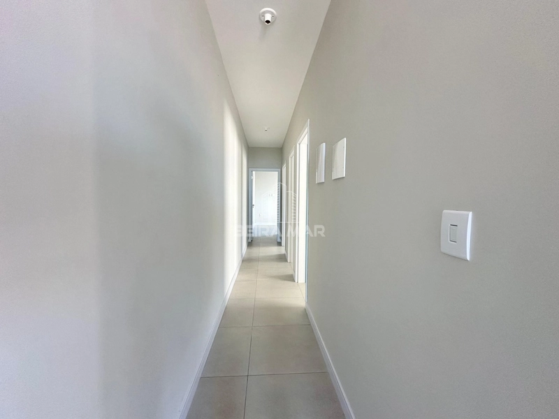 CASA À VENDA NO JARDIM BEIRA MAR, PRÓXIMO AO MAR: 5ª foto da galeria de imagens do imóvel