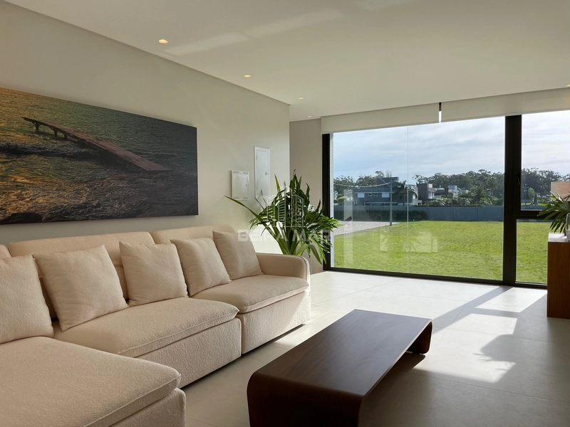Casa sofisticada no Lotus: 1ª foto da galeria de imagens do imóvel