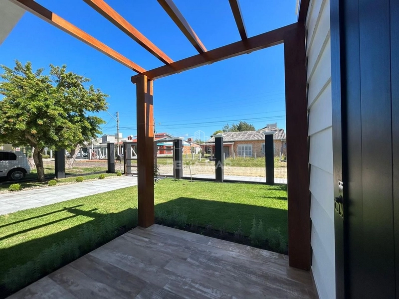 Casa Térrea à 2 quadras do Mar: 1ª foto da galeria de imagens do imóvel