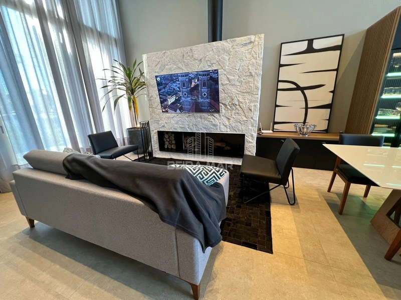 Casa finamente decorada, com piscina, sol da manhã!: 7ª foto da galeria de imagens do imóvel