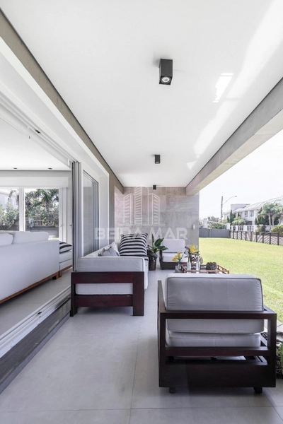 Casa em Atlântida: 44ª foto da galeria de imagens do imóvel