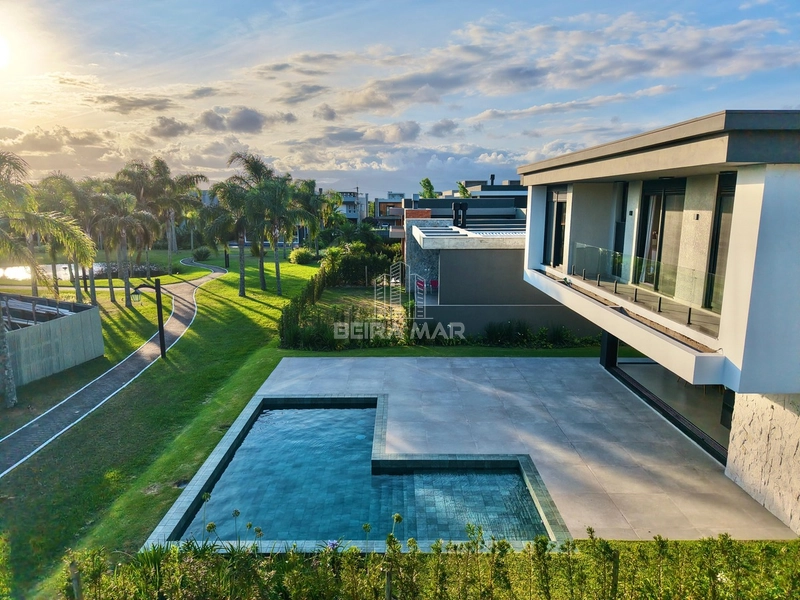 Casa beira lago em Condomínio: 21ª foto da galeria de imagens do imóvel