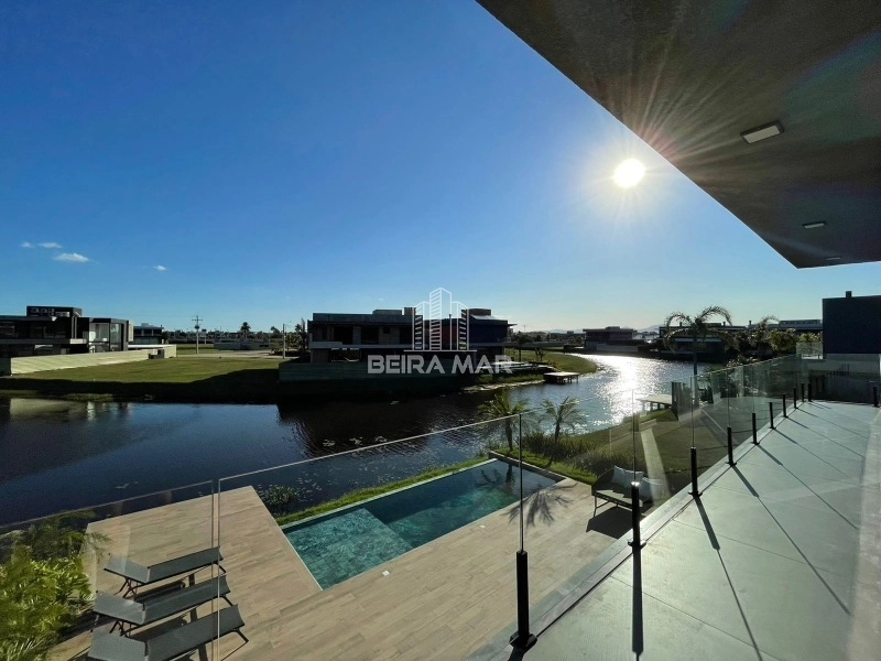 Contemporâneo sobrado beira lago no Condomínio Sense, em Xangri-lá!: 7ª foto da galeria de imagens do imóvel