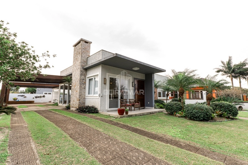 Casa em ótima localização em Atlântida: 6ª foto da galeria de imagens do imóvel