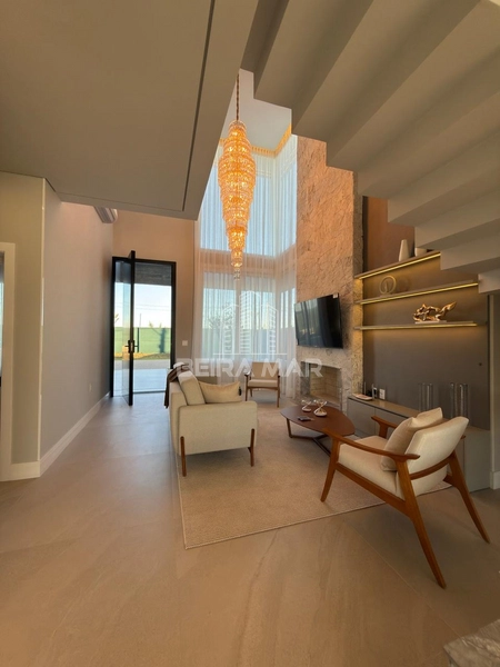 CASA BEIRA LAGO À VENDA NO CONDOMÍNIO ZEN: 5ª foto da galeria de imagens do imóvel