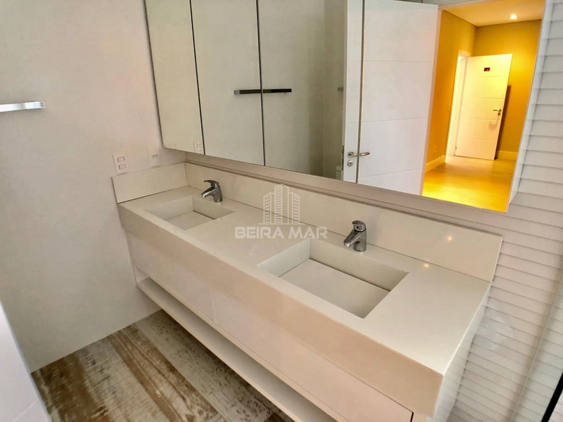 CASA DE LUXO À VENDA NO CONDOMÍNIO LA PLAGE: 16ª foto da galeria de imagens do imóvel