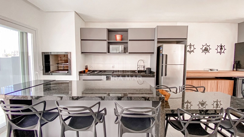 Duplex frente leste totalmente mobiliado e somente 2 quadras do mar!: 27ª foto da galeria de imagens do imóvel