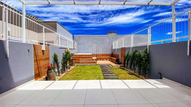 Duplex frente leste totalmente mobiliado e somente 2 quadras do mar!: 13ª foto da galeria de imagens do imóvel
