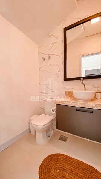 Duplex frente leste totalmente mobiliado e somente 2 quadras do mar!: 28ª foto da galeria de imagens do imóvel