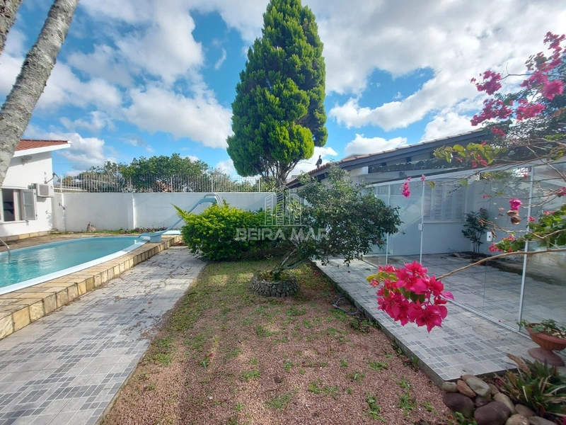 Casa de laje em 02 terrenos no coração de Atlântida.: 7ª foto da galeria de imagens do imóvel