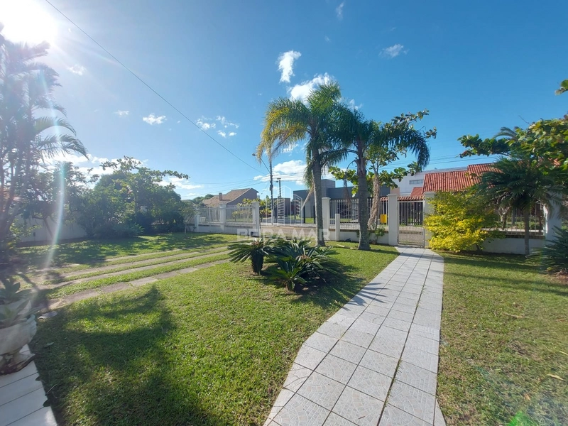 Casa de laje em 02 terrenos no coração de Atlântida.: 5ª foto da galeria de imagens do imóvel