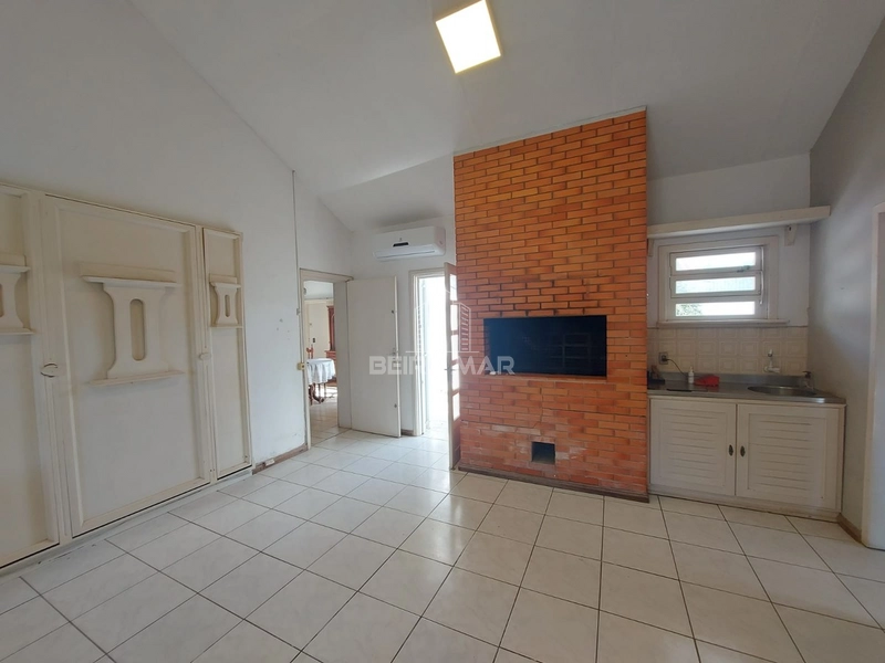 Casa de laje em 02 terrenos no coração de Atlântida.: 9ª foto da galeria de imagens do imóvel