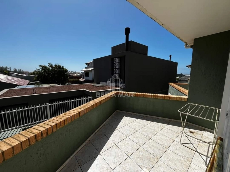 Duplex em Xangri-lá: 3ª foto da galeria de imagens do imóvel