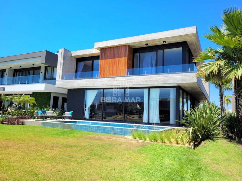 Casa em Condomínio: 1ª foto da galeria de imagens do imóvel