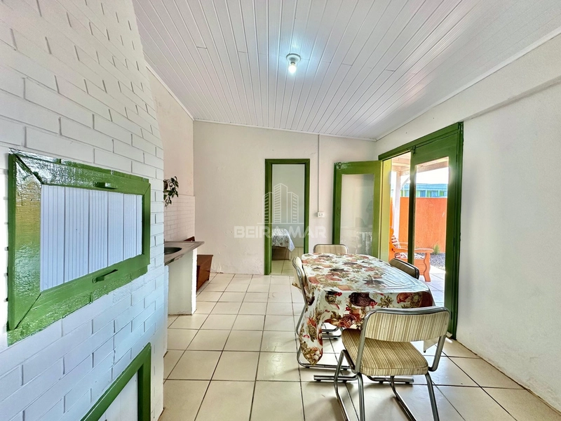 Casa a 2 quadras do mar: 6ª foto da galeria de imagens do imóvel