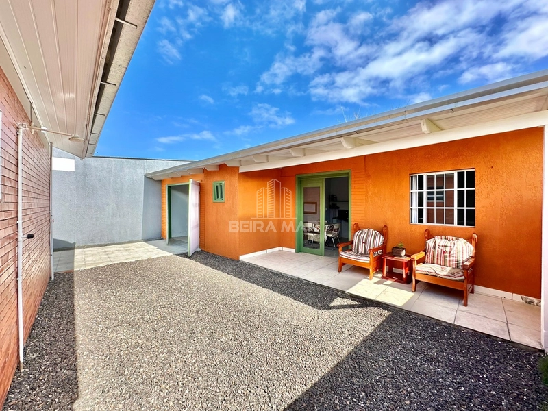 Casa a 2 quadras do mar: 15ª foto da galeria de imagens do imóvel