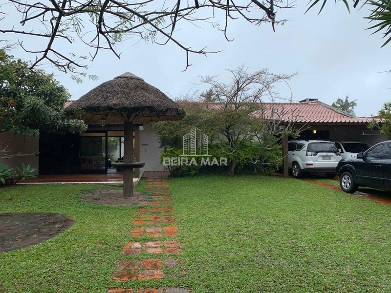 Casa na Avenida Paraguassú!: 1ª foto da galeria de imagens do imóvel
