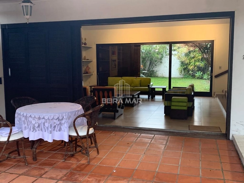Casa na Avenida Paraguassú!: 4ª foto da galeria de imagens do imóvel