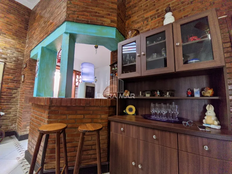 Casa térrea no centro de Atlântida: 3ª foto da galeria de imagens do imóvel
