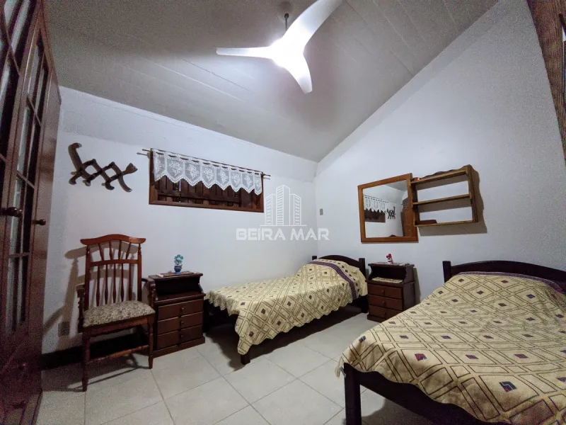 Casa térrea no centro de Atlântida: 6ª foto da galeria de imagens do imóvel