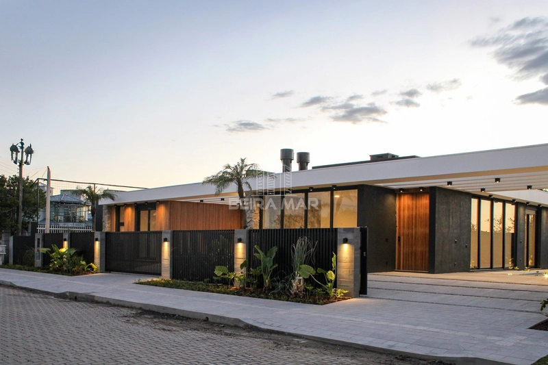 Casa nova e sofisticada em Atlântida: 32ª foto da galeria de imagens do imóvel