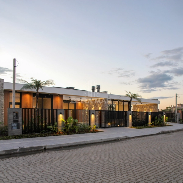 Casa nova e sofisticada em Atlântida: 28ª foto da galeria de imagens do imóvel