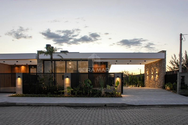 Casa nova e sofisticada em Atlântida: 21ª foto da galeria de imagens do imóvel