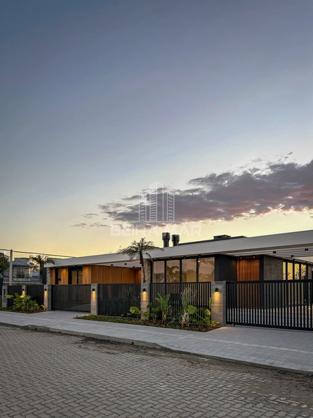 Casa nova e sofisticada em Atlântida: 3ª foto da galeria de imagens do imóvel