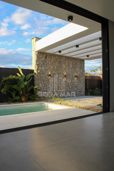 Casa nova e sofisticada em Atlântida: 25ª foto da galeria de imagens do imóvel