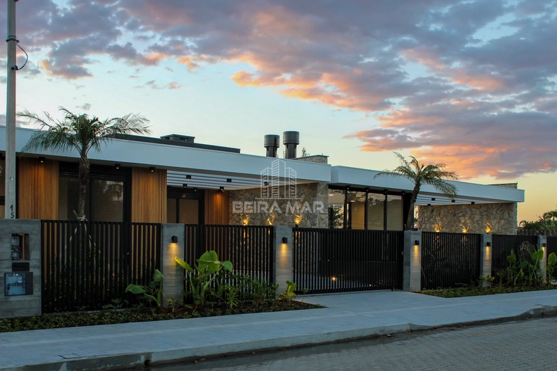 Casa nova e sofisticada em Atlântida: 7ª foto da galeria de imagens do imóvel