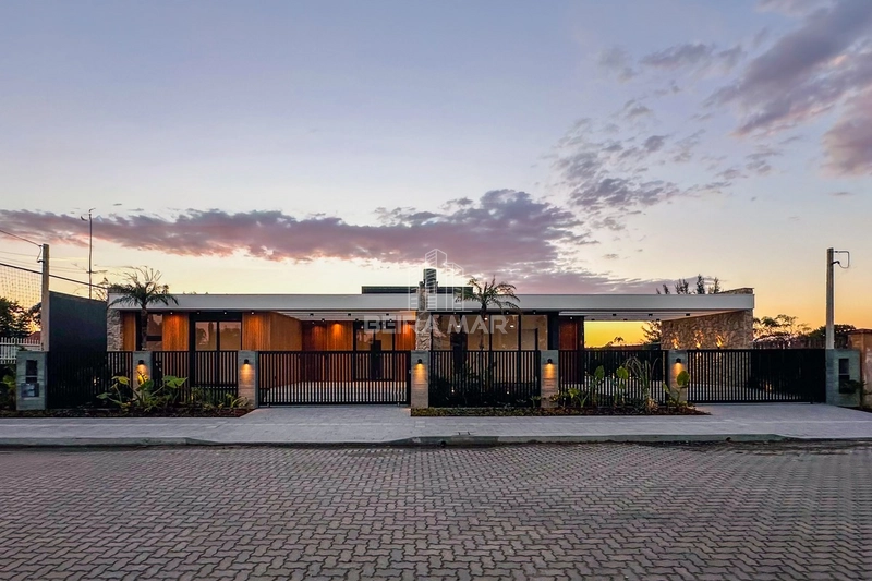 Casa nova e sofisticada em Atlântida: 20ª foto da galeria de imagens do imóvel