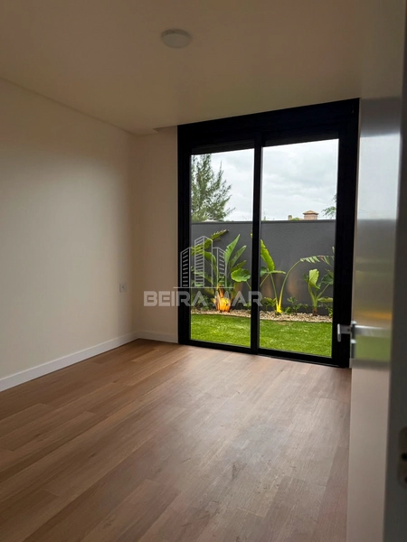 Casa nova e sofisticada em Atlântida: 19ª foto da galeria de imagens do imóvel