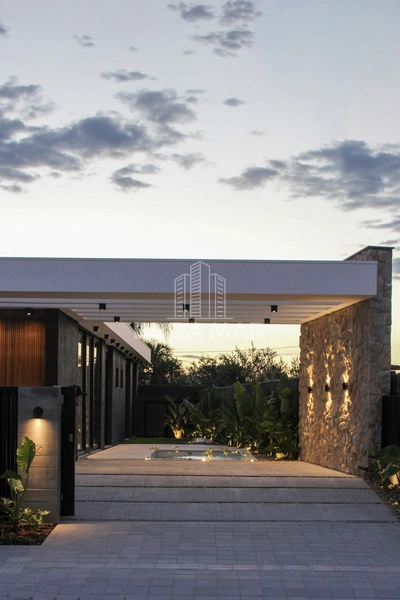 Casa nova e sofisticada em Atlântida: 16ª foto da galeria de imagens do imóvel