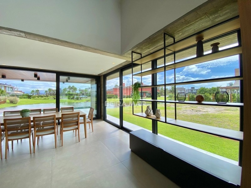 Mansão com 06 suítes, beira lago, infra completa.: 9ª foto da galeria de imagens do imóvel