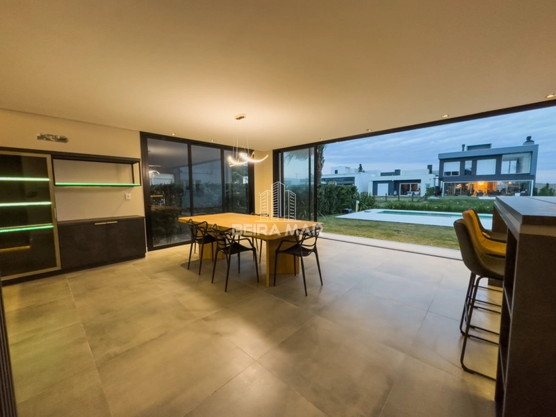 Casa beira lago Mobiliada: 3ª foto da galeria de imagens do imóvel