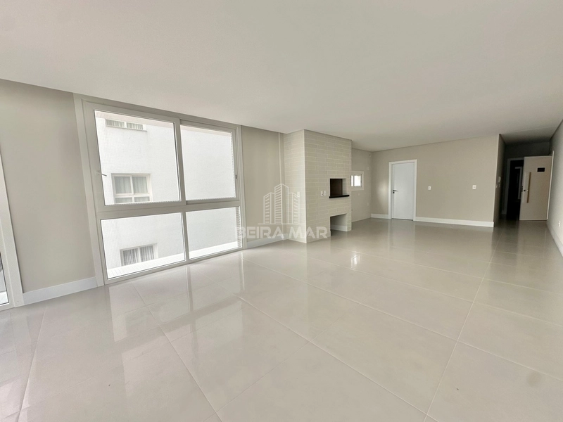 Apartamento na Zona Nova: 1ª foto da galeria de imagens do imóvel