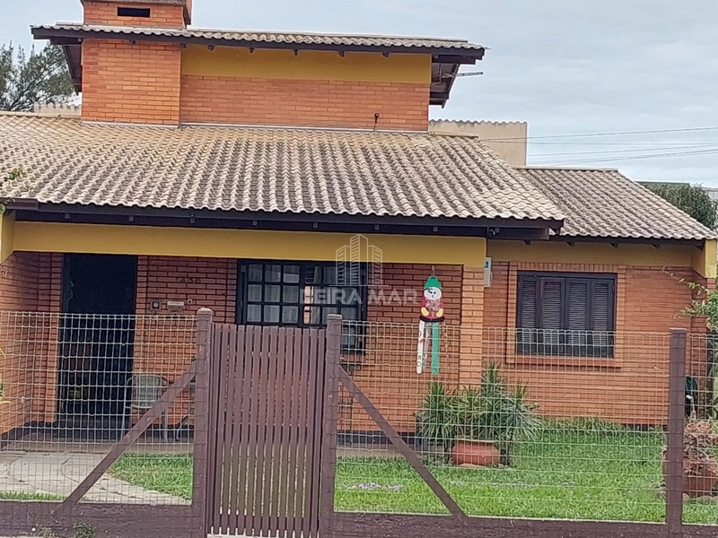 Casa moderna a apenas 400 metros do mar!: 5ª foto da galeria de imagens do imóvel