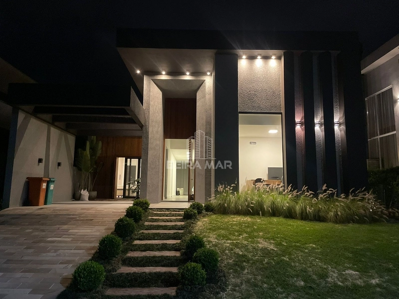 Casa à Venda em Condomínio Fechado - Beira Lago: 8ª foto da galeria de imagens do imóvel