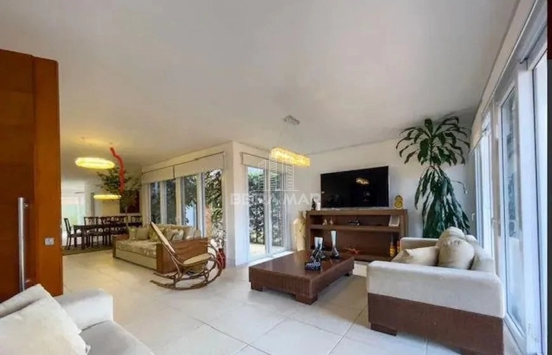 Casa beira lago no Condomínio Villagio: 1ª foto da galeria de imagens do imóvel