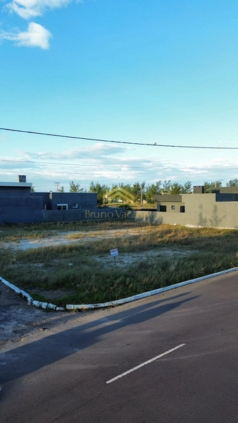 Terreno de esquina em Atlântida Sul : 4ª foto da galeria de imagens do imóvel
