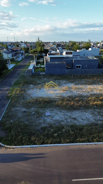 Terreno de esquina em Atlântida Sul : 2ª foto da galeria de imagens do imóvel