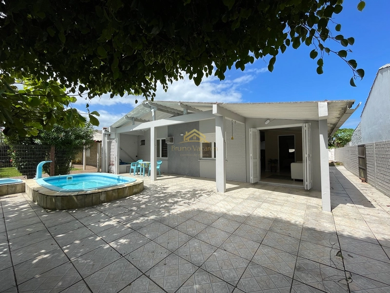 Atlântida Sul - Casa à venda: 2ª foto da galeria de imagens do imóvel