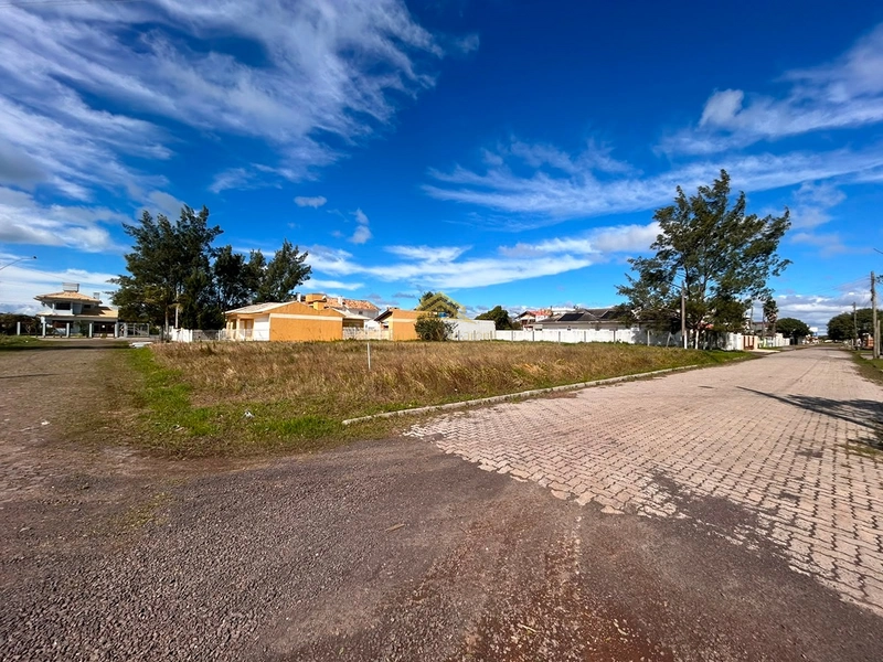 Terreno em Xangri lá : 2ª foto da galeria de imagens do imóvel