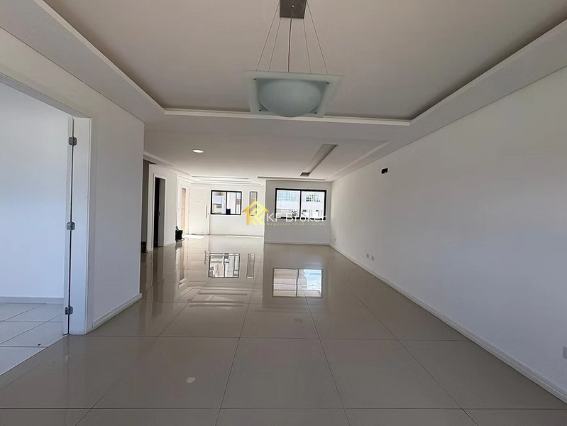 Sobrado de Alto Padrão à Venda – Campo Comprido, Curitiba/PR: 2ª foto da galeria de imagens do imóvel