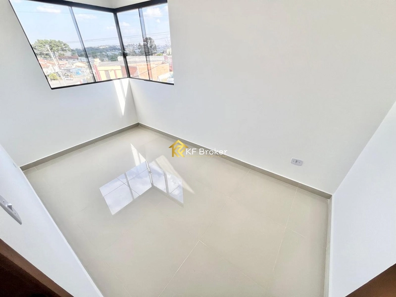 Sobrado de esquina à Venda, com 3 quartos - Jd. das Graças em Colombo: 5ª foto da galeria de imagens do imóvel