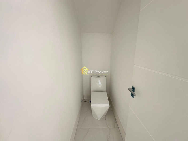 Sobrado em Condomínio à Venda – Santa Cândida, Curitiba/PR: 5ª foto da galeria de imagens do imóvel