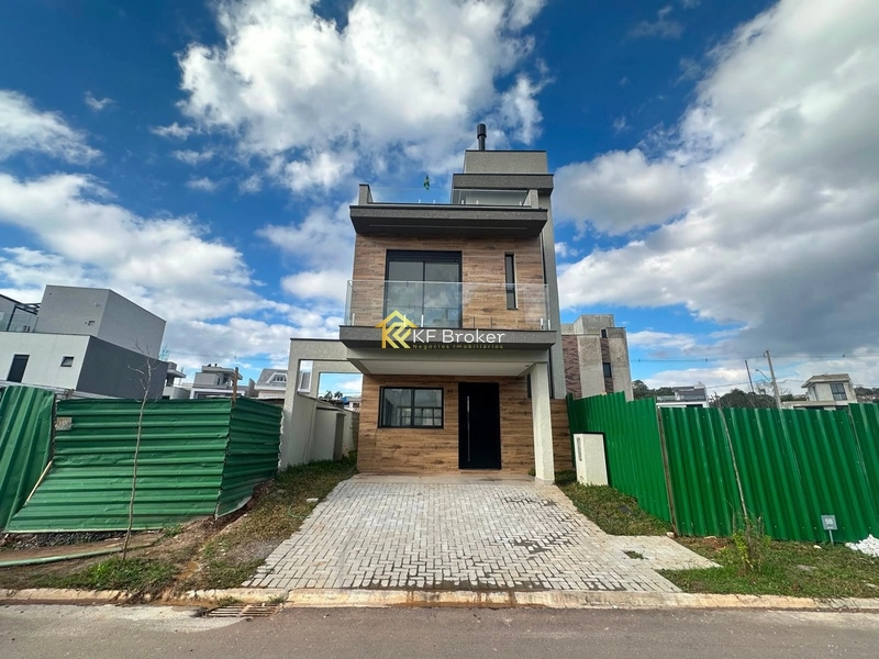 Sobrado em Condomínio à Venda – Santa Cândida, Curitiba/PR: 2ª foto da galeria de imagens do imóvel